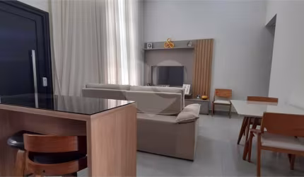 Condomínio com 3 quartos à venda em Parque Residencial Indaiá - SP