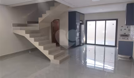 Sobrado com 3 quartos à venda em Jardim Pau Preto - SP