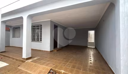 Casa com 3 quartos à venda ou para locação em Vila Costa E Silva - SP