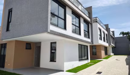 Sobrado com 3 dormitórios à venda, 160 m² por R$ 990.000,00 - São Lourenço - Curitiba/PR