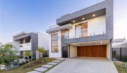 Casa Maravilhosa no Condomínio Alphaville, com 4 suítes e piscina. Aceita permuta de menor valor