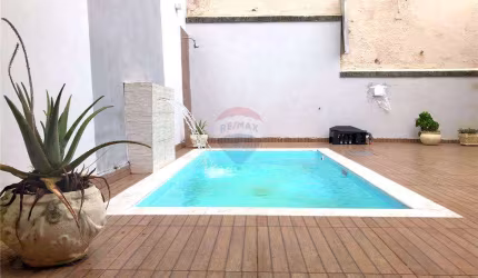Casa 2 quartos para venda no Bairro Bosque dos Pinheiros em Juiz de Fora, MG