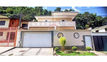 Casa para venda no Bairro Bosque dos Pinheiros em Juiz de Fora, MG
