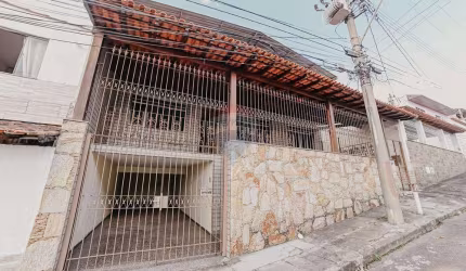 Casa À Venda no Bairro de Lourdes - Juiz de Fora - MG