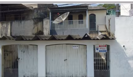Confortável casa tipo para venda com 2 quartos, 162m²