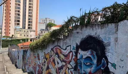 Excelente casa tipo para venda com 6 quartos, sendo 1 suíte, 815m²