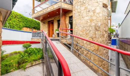 Sensacional casa tipo para venda com 5 quartos, sendo 5 suítes, 358m²