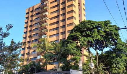 Agradável apartamento tipo para venda com 3 quartos, sendo 1 suíte, 155m²