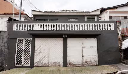 Elegante casa tipo para venda com 3 quartos, sendo 1 suíte, 165m²