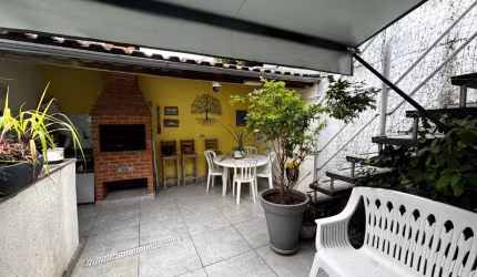 Confortável sobrado para venda com 3 quartos, sendo 3 suítes, 203m²