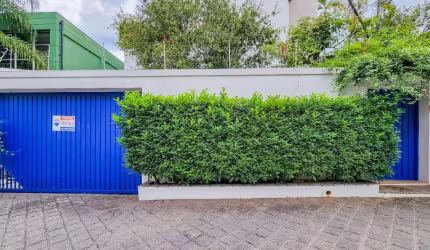 Espetacular sobrado para venda com 6 quartos, sendo 6 suítes, 360m²