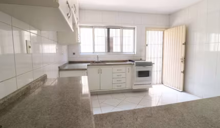 Funcional sobrado para venda com 2 quartos, 110m²