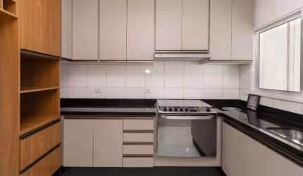 Confortável casa tipo para venda com 3 quartos, sendo 1 suíte, 107m²