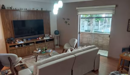 Deslumbrante sobrado para venda com 4 quartos, sendo 3 suítes, 250m²