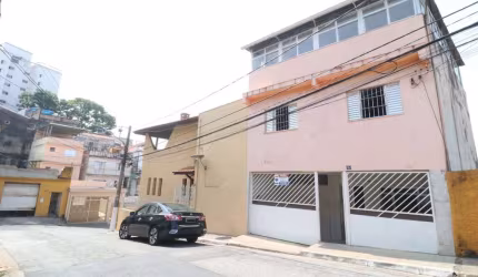 Versátil sobrado para venda e locação com 3 quartos, sendo 1 suíte, 132m²