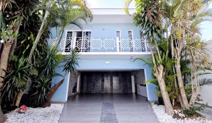 Excelente casa tipo para venda com 3 quartos, sendo 1 suíte, 200m²