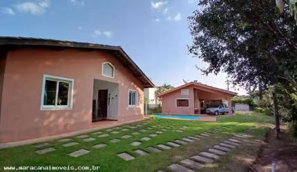 4 Dorms | 1 com suíte máster | 2 suítes externas | 6 vagas | 260 m² construída | 1.190 m² do terreno