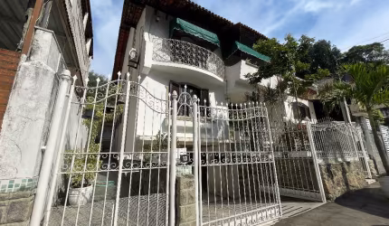 Casa com 5 quartos perto da praia