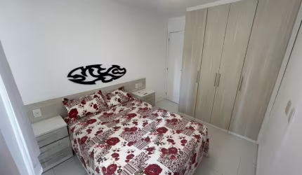 Apartamento 2 quartos  sendo duas suites icarai