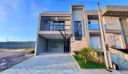 Sobrado 03 dormitórios (suíte) - 140,80m² construídos - Costeira.