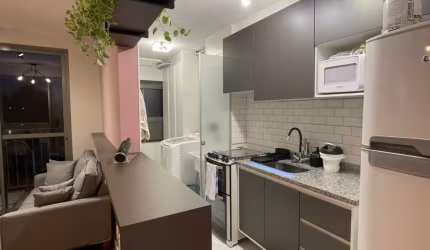 Apartmento de 2 dormitórios com varanda e uma vaga de garagem