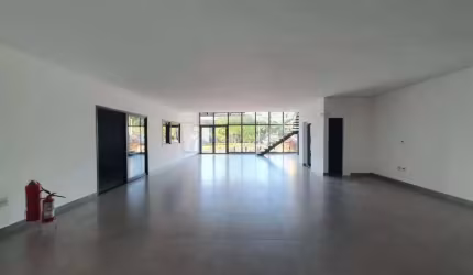 Prédio Comercial de 552 m² para alugar no bairro Jardim Irajá, zona Sul de Ribeirão Preto, próximo à Av. Presidente Vargas