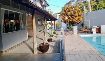 Excelente casa  na Virgem Santa