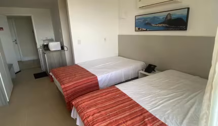 Flat próximo à praia de Imbetiba