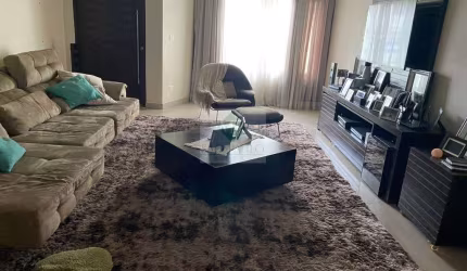 Espetacular Residência de Luxo com 4 Suítes na Vila Alpina, Santo André-SP: 4 Quartos, 4 Banheiros, 4 Vagas, 320m² de Puro Conforto!