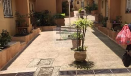 Casa em Condomínio à Venda em Santo André-SP, Vila Assunção: 3 Quartos, 2 Banheiros, 1 Vaga de Garagem!