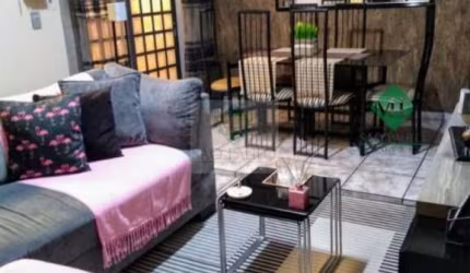 Imperdível oportunidade: Casa à venda em São Paulo-SP, Vila Califórnia, 2 quartos, 1 suíte, 2 banheiros, 4 vagas e 300m²!