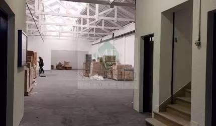 Galpão comercial para locação em São Caetano do Sul-SP, bairro ?! 2 salas, 3 banheiros, 400m² de área!