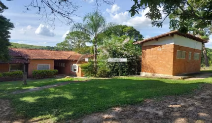Sítio a venda com 5 quartos, 266,200m2 em Araçoiaba da Serra - SP