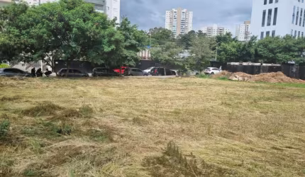 Terreno para a venda e locação no Jardim Portal da Colina