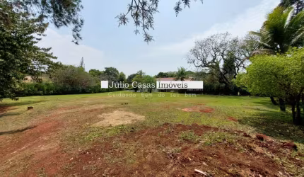 Terreno plano em condomínio Lago Azul
