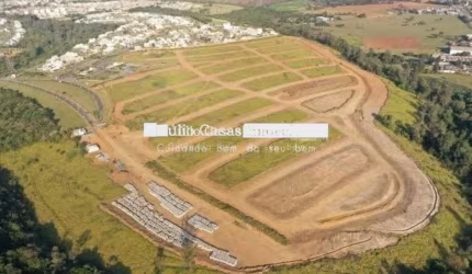 Terreno a venda em condominio