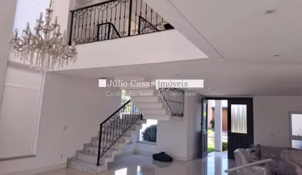 Casa em Condomínio Eltonville à venda com 05 suítes