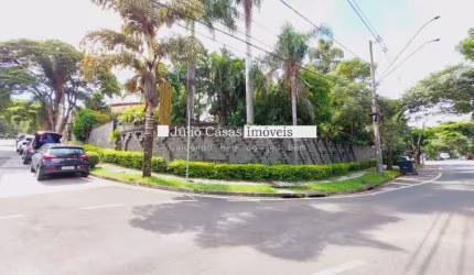 Terreno plano com 876 m²