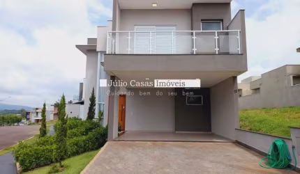 Casa a venda em condomínio com 3 suítes