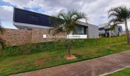 Casa em condomínio a venda com 4 suítes