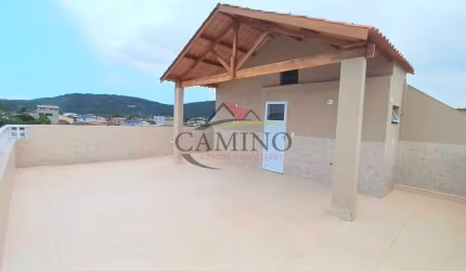 Casa Sobreposta Alta com Terraço