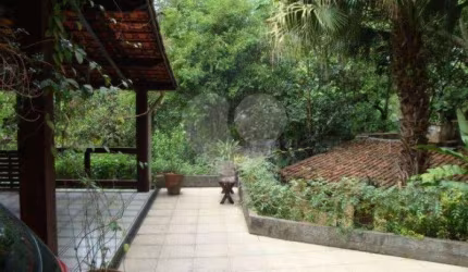 Casa térrea com 3 quartos à venda em Parque Petrópolis - SP