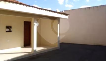 Casa térrea com 3 quartos à venda em Horto Florestal - SP
