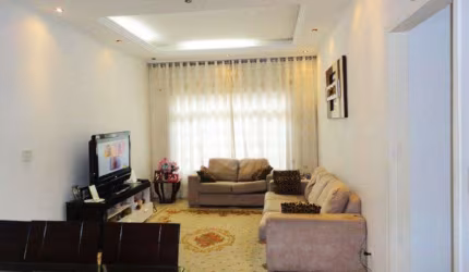Casa térrea com 3 quartos à venda em Vila Galvão - SP