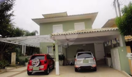 Sobrado com 4 quartos à venda em Vila Santos - SP