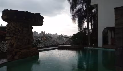 Sobrado com 6 quartos à venda em Jardim Franca - SP