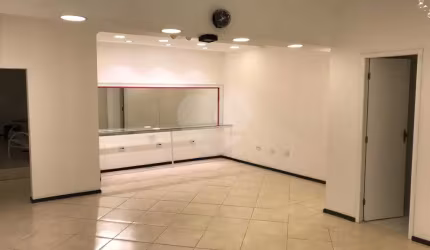 Prédio inteiro à venda em Santana - SP