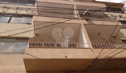 Prédio inteiro à venda em Bom Retiro - SP