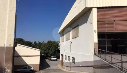 Prédio inteiro à venda ou para locação em Vila Jaraguá - SP