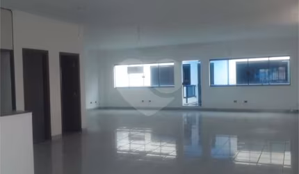 Prédio inteiro à venda em Maranhão - SP